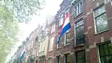Nederlandse vlaggen uitgehangen in Rotterdam op Bevrijdingsdag 2022