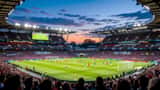 Stade de football lors du match Inghilterra-Croatie Euro 2026 avec joueurs en action et ambiance tactique