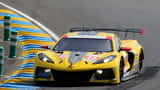 Nicky Catsburg in zijn Chevrolet Corvette C8.R tijdens de 24 uur van Le Mans 2023