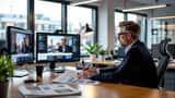 Presseintervju med journalist og mikrofon i norsk mediehus