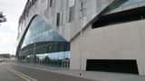 Tottenham Hotspur Stadium sett utenfra, klubben kjemper mot nedrykk i 2026