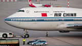 Air China Boeing 747 flugvél á flugvelli, táknmynd fyrir væntanlegar beinflugur milli Kína og Íslands