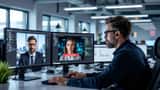 IT-säkerhetsspecialist granskar AI-deepfake-varning på datorskärm i stockholmskontor