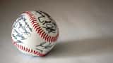 Pelota de béisbol de los Minnesota Twins en el campo durante la temporada MLB 2026