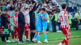 Calciatori della Stella Rossa di Belgrado in azione contro lo Zenit San Pietroburgo nel giugno 2025