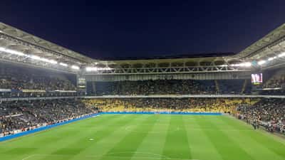 Eyüpspor 0:3 gegen Fenerbahçe: Was Aufsteiger-Clubs über Vereinsfinanzen wissen müssen