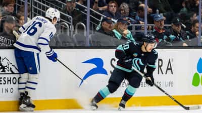 LNH 2026 : ce que l'arbitrage salarial des stars comme Mitch Marner révèle sur vos droits de travailleur
