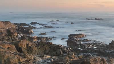 Corpo encontrado na Praia do Castelo do Queijo: o que os especialistas alertam sobre segurança balnear no Porto em 2026
