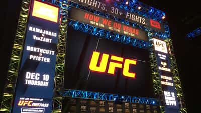 UFC-Bühnendekoration bei einem Kampfsportevent