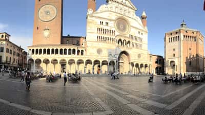 Piazza del Comune di Cremona con il Duomo e la Torre Civica, centro storico colpito dalla tromba d'aria del 28 agosto 2026