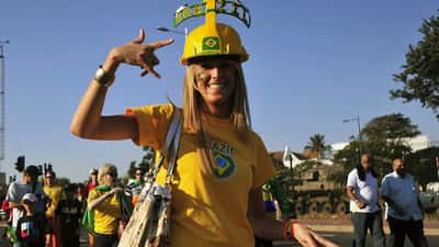Fans feiern vor dem Brasilien-Portugal-Spiel bei der WM 2010