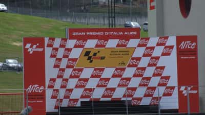 MotoGP podium al Mugello 2006, Wikimedia CC BY 2.0 Giovanni Tufo