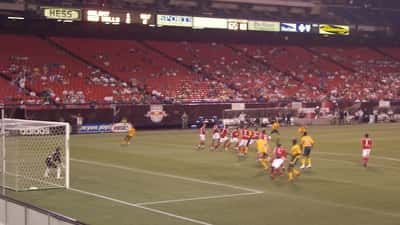 New York Red Bulls en acción durante partido MLS contra LA Galaxy en Red Bull Arena