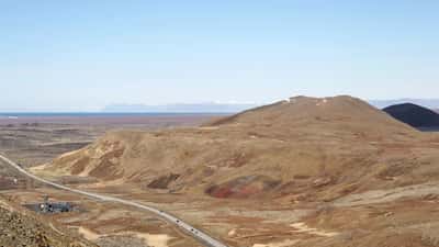 Útsýni yfir Svartsengi-svæðið á Reykjanesskaga frá Þorbjörni