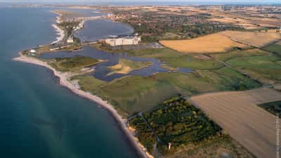Heiligenhafen boomt: Was Ferienhaus-Besitzer an der Ostsee über Renovierungskosten 2026 wissen müssen