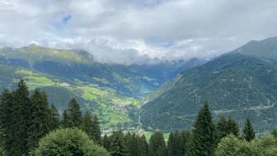 Blick auf das Kaunertal bei Kauns in Tirol, Österreich – Schauplatz schwerer Murenabgänge im Juni 2026