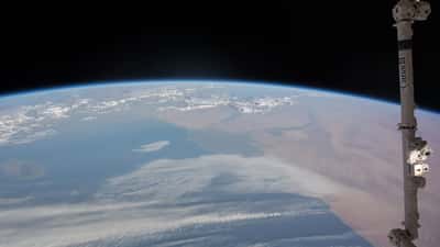 Vista della Terra dall'ISS durante la Settimana Mondiale dello Spazio 2026, simbolo dell'economia spaziale
