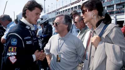 Bernie Ecclestone ja Michael Schumacher – F1-legenda, jonka asekuljetus päättyi Lissabonin lentokentällä pidätykseen
