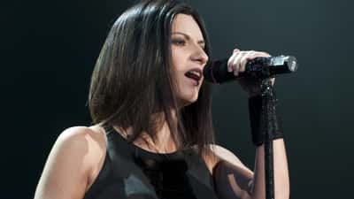 Laura Pausini e la maschera d'ossigeno a Quito: cosa succede al corpo a 2.850 metri di quota