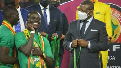 Sadio Mané con la medaglia della Coppa d'Africa 2021, capitano del Senegal ai Mondiali 2026