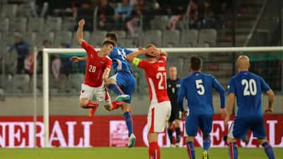Marcel Sabitzer im Länderspiel Österreich gegen Island, Aktion auf dem Fußballplatz