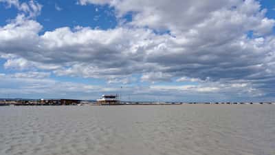 Neusiedler See bei Rust im Burgenland, wo in der Ruster Bucht 220 Bootsgaragen abbrannten