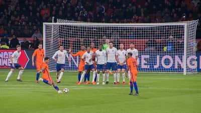 Memphis Depay in actie voor het Nederlands elftal