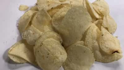 Sac de croustilles Utz saveur crème sure et oignon, marque visée par un rappel pour salmonelle