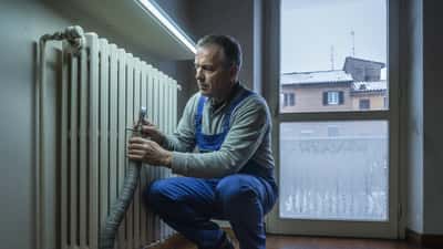 Freddo siberiano in arrivo in Italia: 7 cose da controllare in casa prima del calo termico di aprile 2026