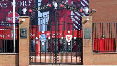 Vue du portail Paisley Gate d'Anfield, stade de Liverpool, lors d'un match de Premier League 2026