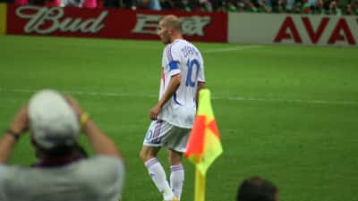 Zinedine Zidane in actie op de WK-finale 2006, vader van Algerijns doelman Luca Zidane bij WK 2026 in Santa Clara