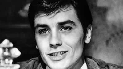 Alain-Fabien Delon en 2026 : droit à l'image, succession et vie publique — ce que son parcours enseigne