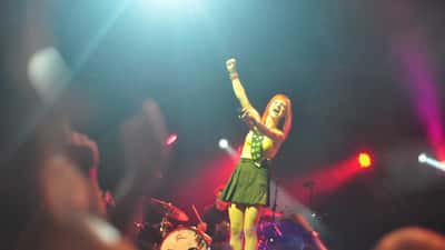 Hayley Williams vs. Morgan Wallen: What Canadian Workers Need to Know About Racial Slurs in the Workplace