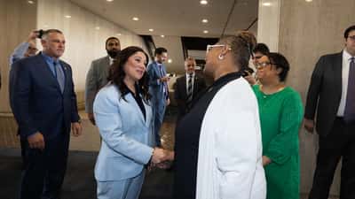 Démission de Lori Chavez-DeRemer : quels droits en cas de harcèlement au travail en Suisse ?