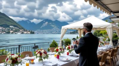 Organisateur d'événements examinant un chapiteau de mariage endommagé par l'orage en bord du lac de Lugano au Tessin