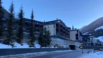 Valle Aurina, Cadipietra: le abitazioni del fondovalle alpino, agosto 2026