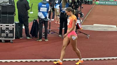 Viivi Lehikoinen kilpailemassa 400 metrin aitajuoksussa Bislett Games 2024 -kilpailussa
