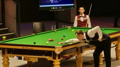 Wu Yize, 22, on kynnyksellä snookerin MM-titteliin: mitä nuori urheilutähti tekee puolella miljoonalla punnalla?