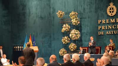 Espanjan kuningas Felipe VI seremoniallisessa tilaisuudessa