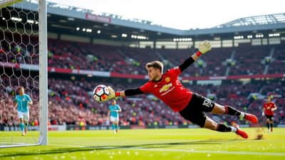 Senne Lammens, gardien de Manchester United, réalise un arrêt spectaculaire en 2026