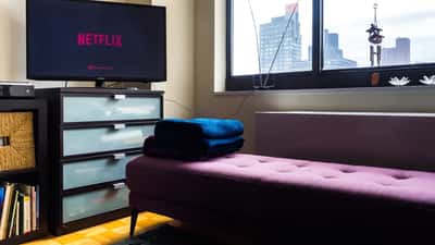 Pantalla de Netflix Streaming en un televisor moderno