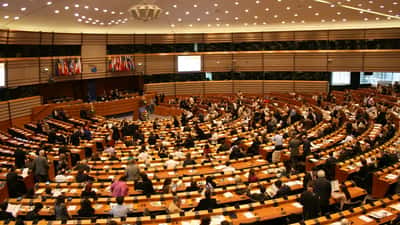Hemiciclo do Parlamento Europeu em Bruxelas, sede das decisões sobre fundos estruturais