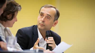 Robert Ménard, maire de Béziers, lors d'un meeting politique