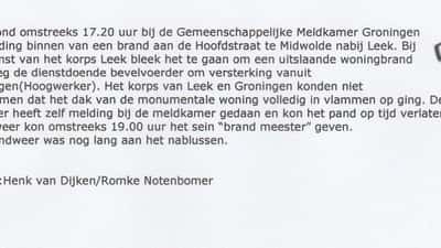 Woningbrand in een Nederlandse straat met brandweer in actie