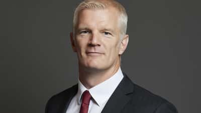 Official portrait of Al Carns MP, former Armed Forces Minister, House of Commons