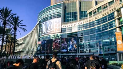 Foule de joueurs à BlizzCon, la convention gaming annuelle de Blizzard
