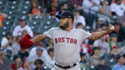 Eduardo Rodríguez lanzador de los Arizona Diamondbacks en el montículo en 2026