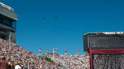 Vista aérea del Lane Stadium durante el partido de fútbol americano universitario entre Old Dominion y Virginia Tech