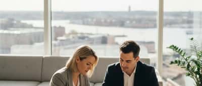 Förtroendet för partiledarna svajar inför valet 2026: så skyddar du din ekonomi