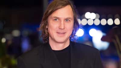 Lars Eidinger als Brainiac: Was die Digitalisierung von Schauspielern für Datenschutz und Urheberrecht bedeutet